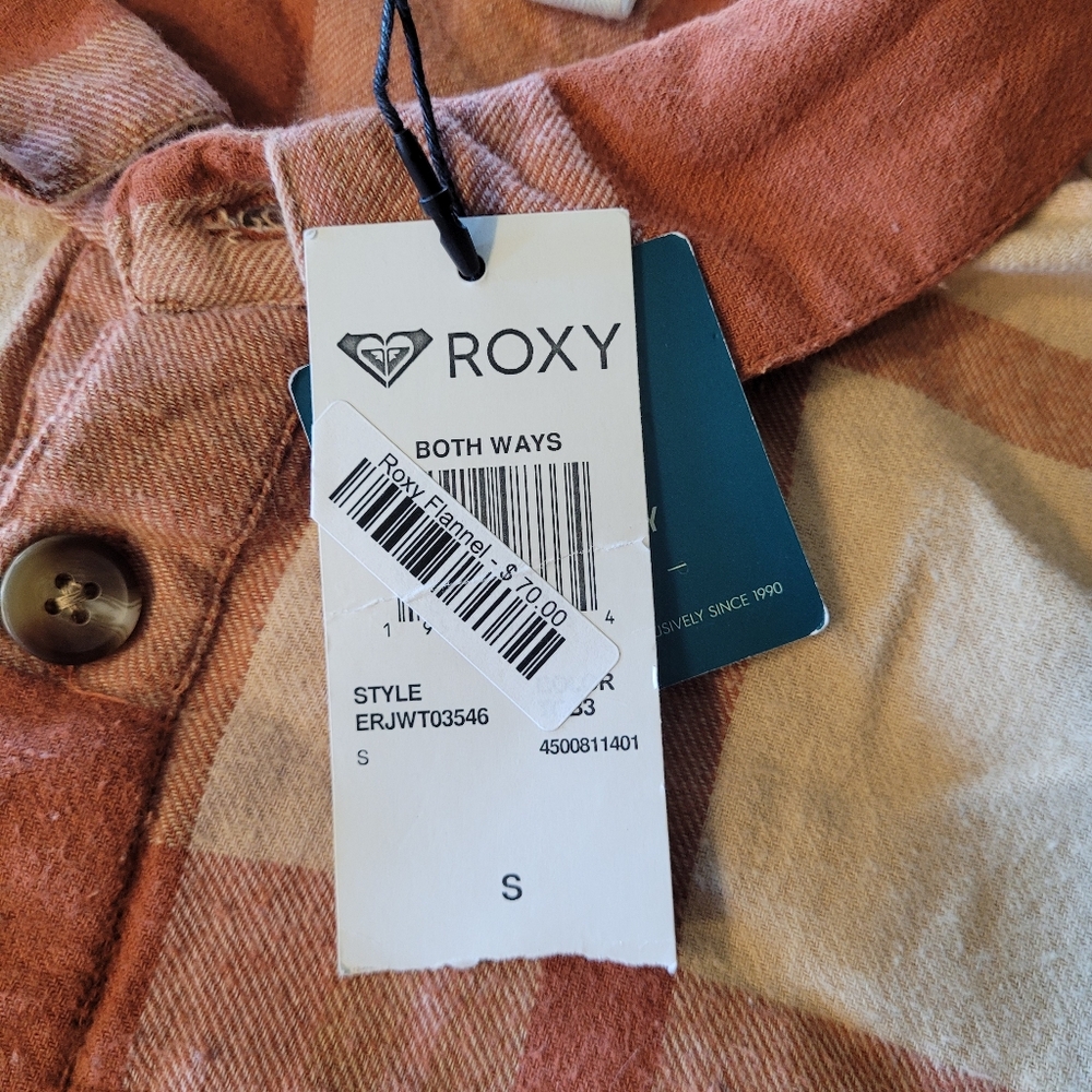 Lot Of Roxy Clothing - Picture 6 of 6